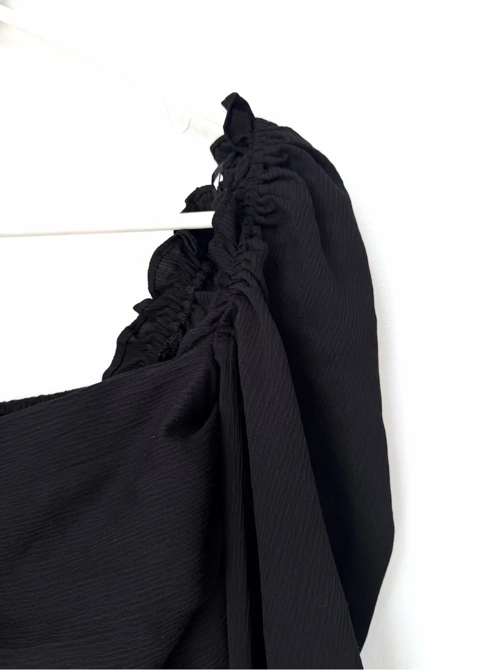 ASTR THE LABEL Puff Sleeve Square Neck Top Black Size Small
